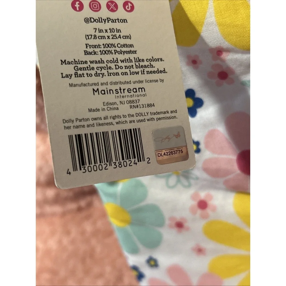 Dolly Parton 2026 Summer Collection Oven Mitt‎